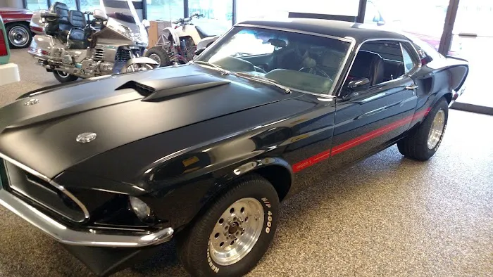 Arnold’s Collision Service & Sales 0