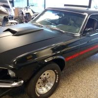 Arnold’s Collision Service & Sales