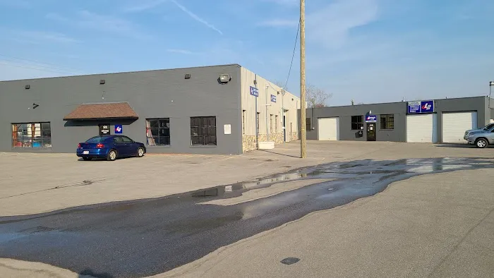 Lenny's Service Center 0