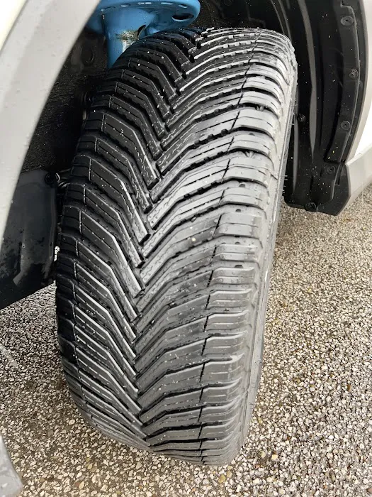 Van's Auto Service & Tire Pros Wadsworth 7