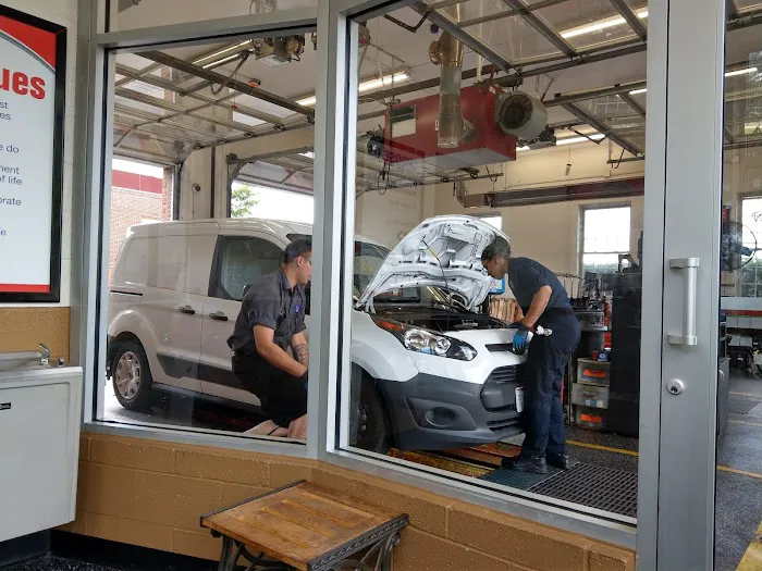 Valvoline Instant Oil Change 4