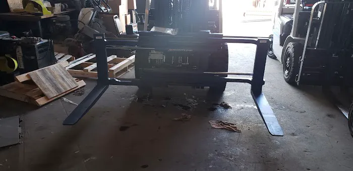 Don's Repair Shop 0