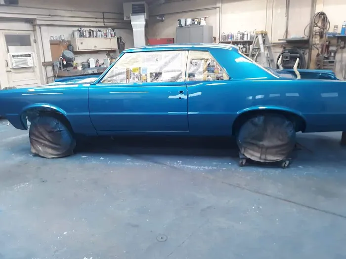 Ron's Auto Body 0