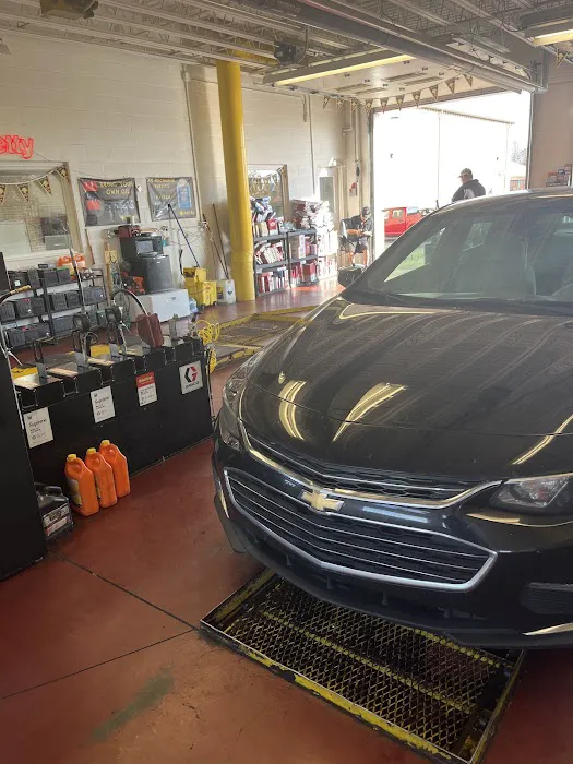 Costa Oil - 10 Minute Oil Change - Boardman 6