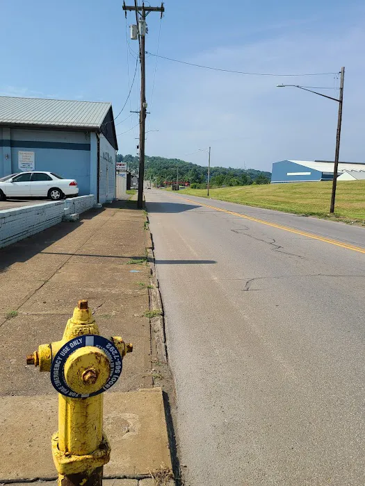 Uneeda Tire, Co. 4