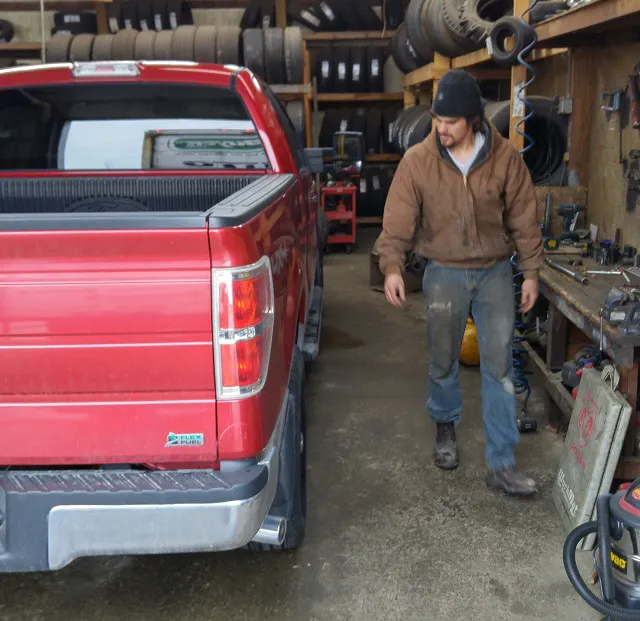 R & J Tires 0