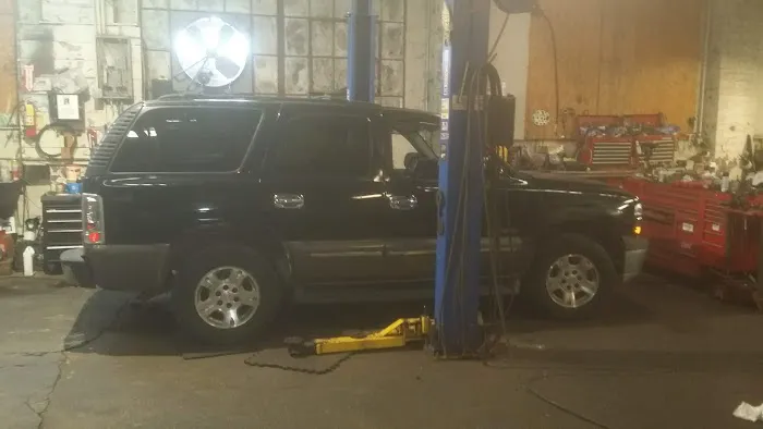 Cutty's Auto 8