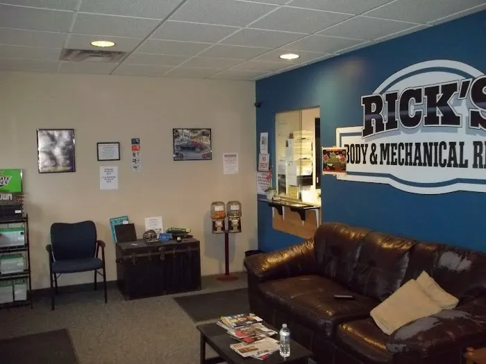 Rick's Body & Mech Repairs 6