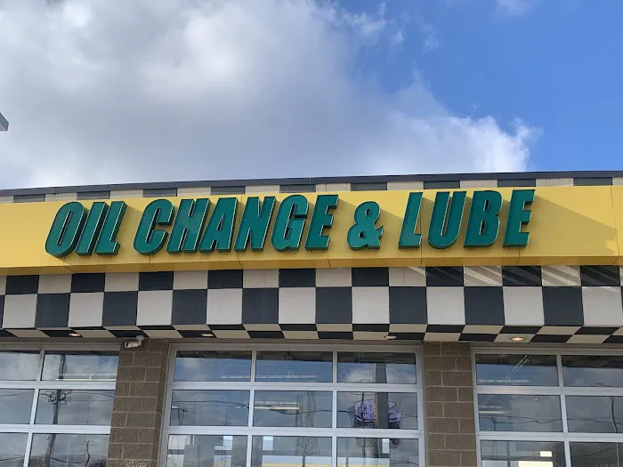 Speedy Wash and Lube-Quick Lube 4