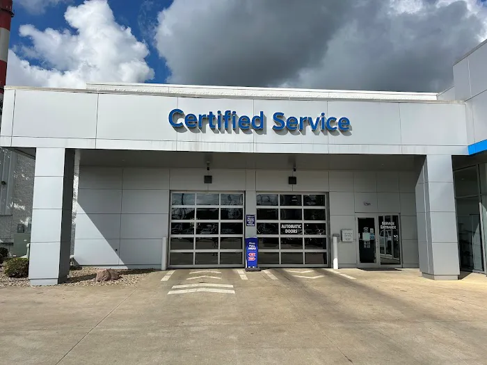 Service Center - Serpentini Chevrolet of Orville 2