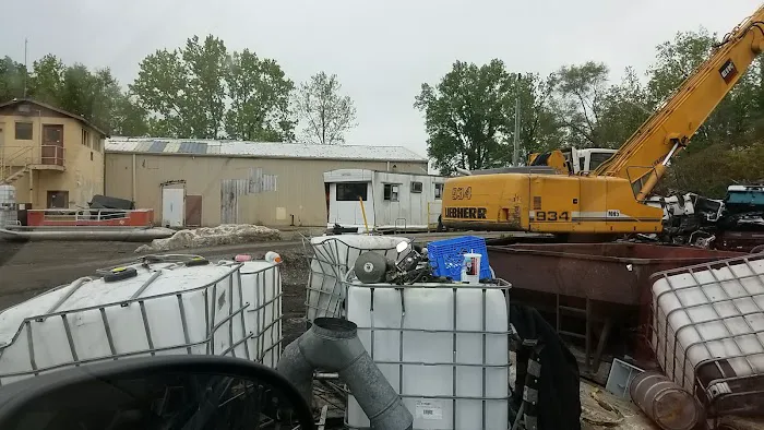 Paul's Auto Yard 4