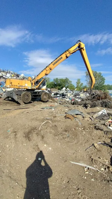 Paul's Auto Yard 1