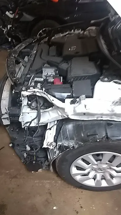 Graciano's Body Shop 1