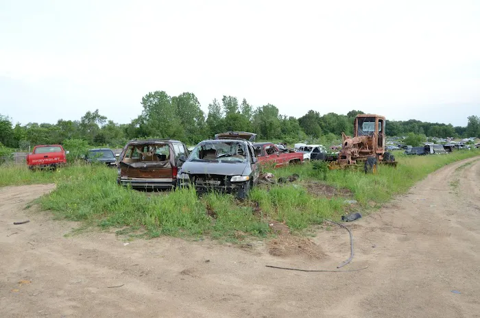 Hundt's Auto Salvage 6