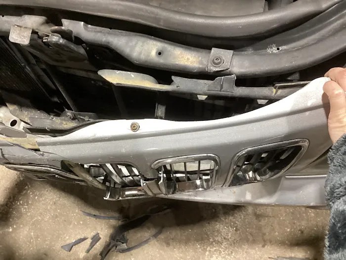 JAYZ AUTO BODY SHOP 3