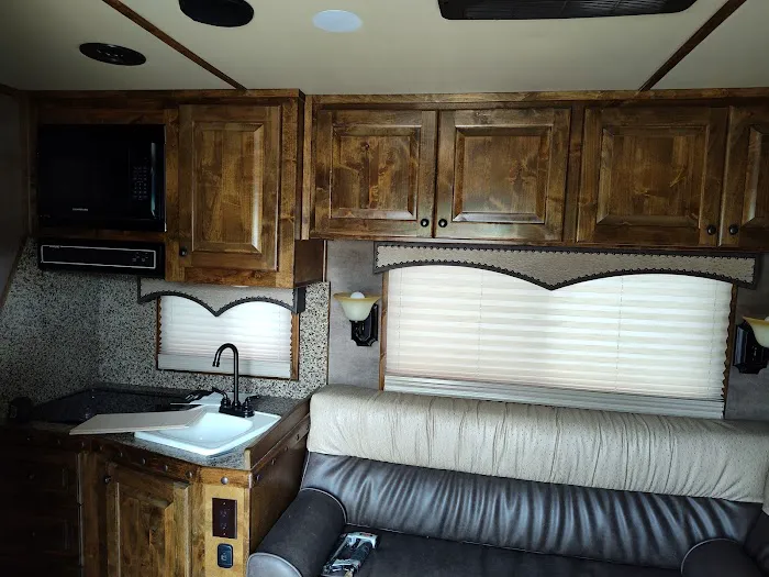 JJ RV And Horse Trailer Repair 2