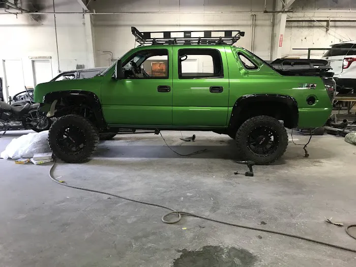 Grand Auto Body Shop 3