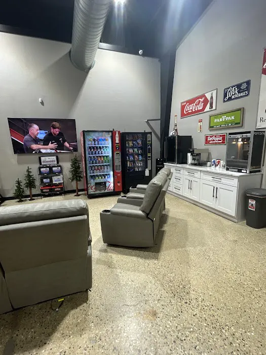 Royal Auto Service Center 8