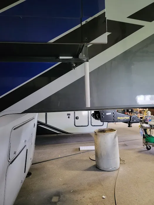 D & T RV Repair 6