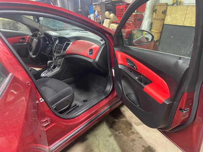 Los chulos upholstery and car detailing 3