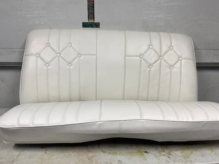 Los chulos upholstery and car detailing 1