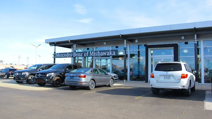 Service Center at Gurley Leep Motorwerks 6