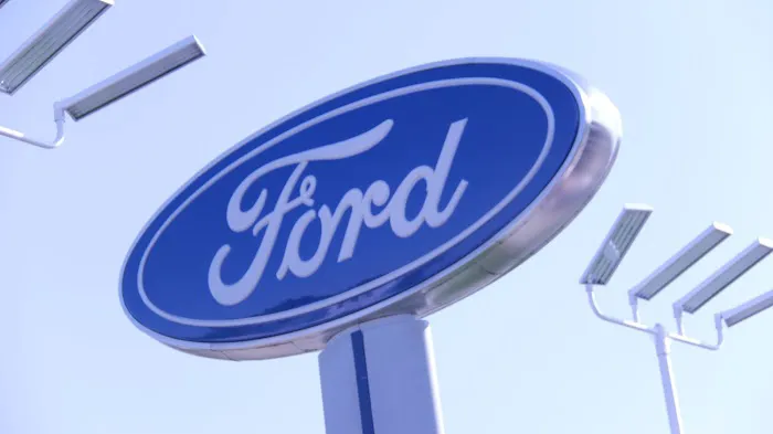 Service Center at Gurley Leep Ford-Lincoln 6
