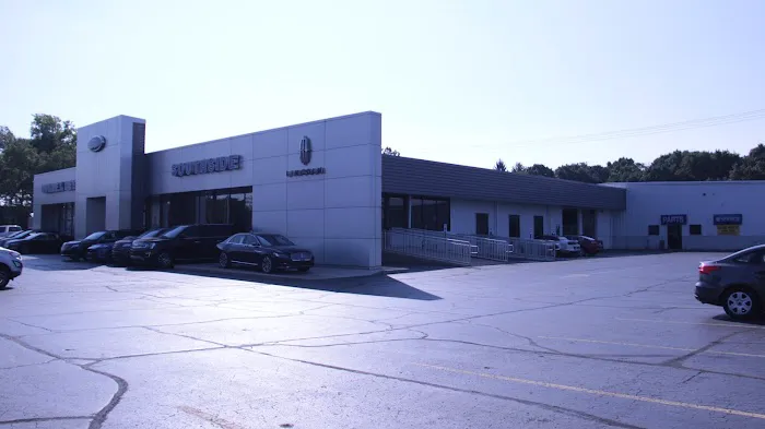 Service Center at Gurley Leep Ford-Lincoln 2