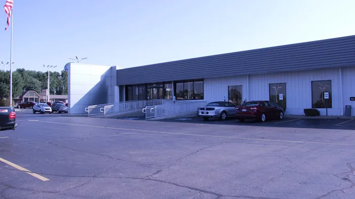 Service Center at Gurley Leep Ford-Lincoln 4