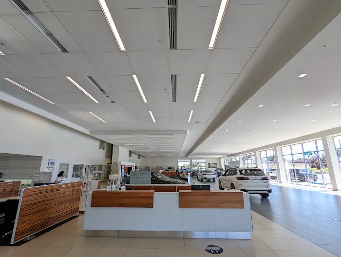 Sandia BMW Service Center 3