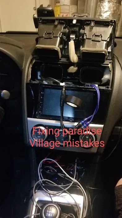 Paradise Village the Electronic Specialists 6