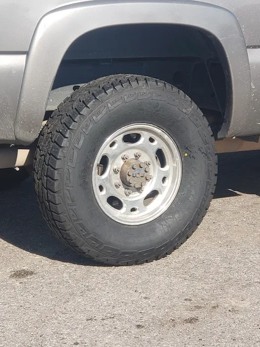 Llantera El Yaqui 9