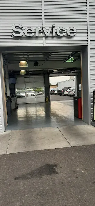 Melloy Nissan Service 7