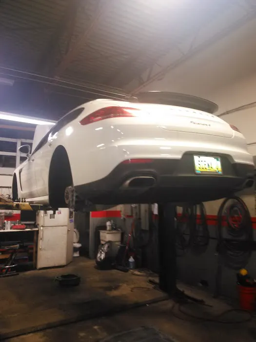 Best Dam Garage 0