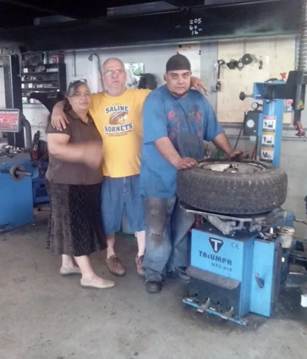 Vasquez tire 3