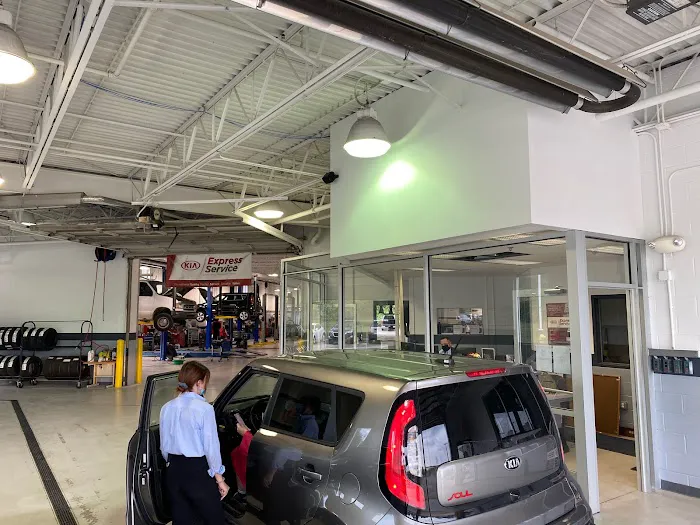 LaFontaine Kia Parts Store 1