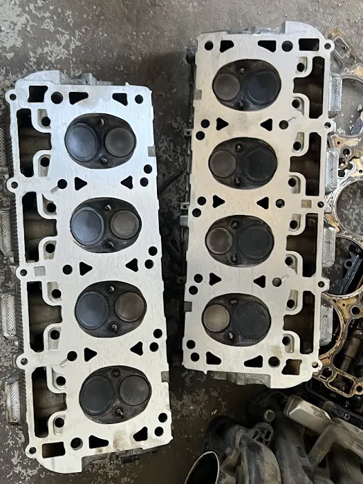 Twins Complete Repair Shop 6