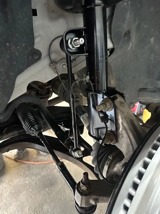 Twins Complete Repair Shop 9