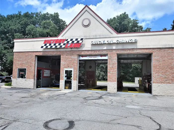 Victory Lane Quick Oil Change (Fenton) 9