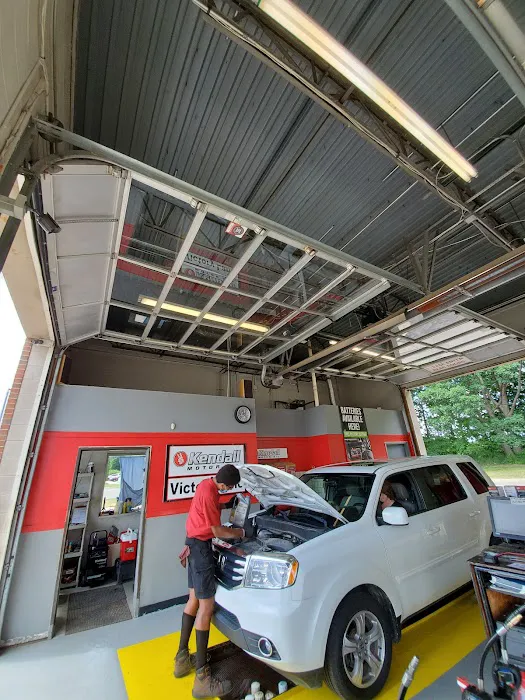 Victory Lane Quick Oil Change (Fenton) 6