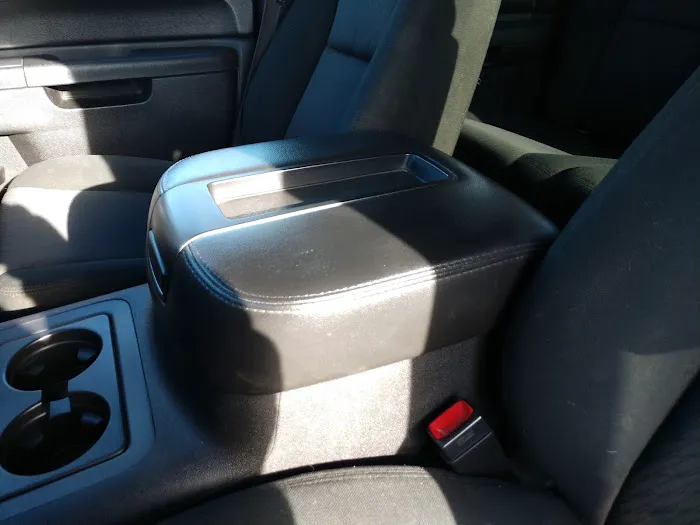 B's Windshield & Interior Repairs 4