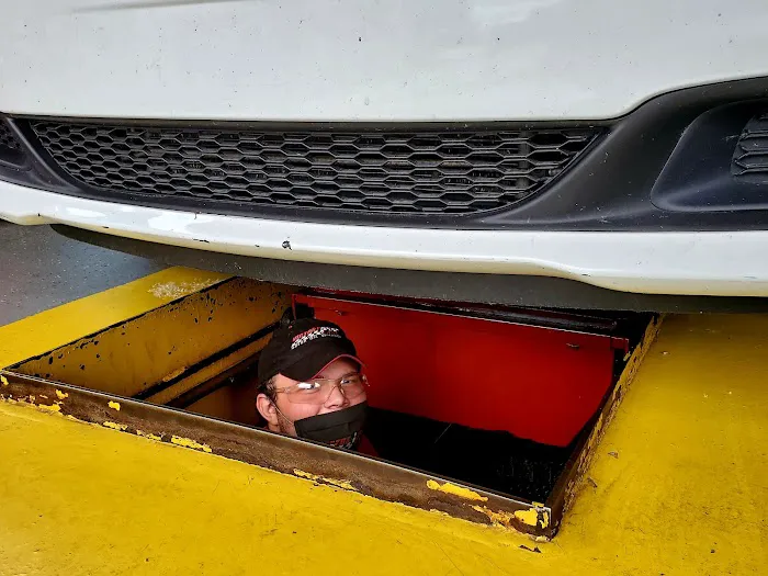 Victory Lane Quick Oil Change (Jackson, W. Parnall Rd) 2