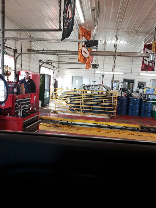 Fast Eddie's Car Wash and Oil Change 6