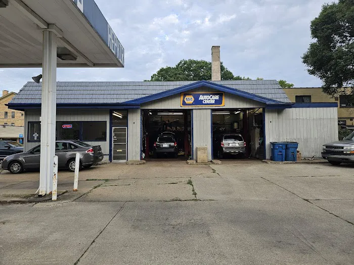 J & H Automotive 0