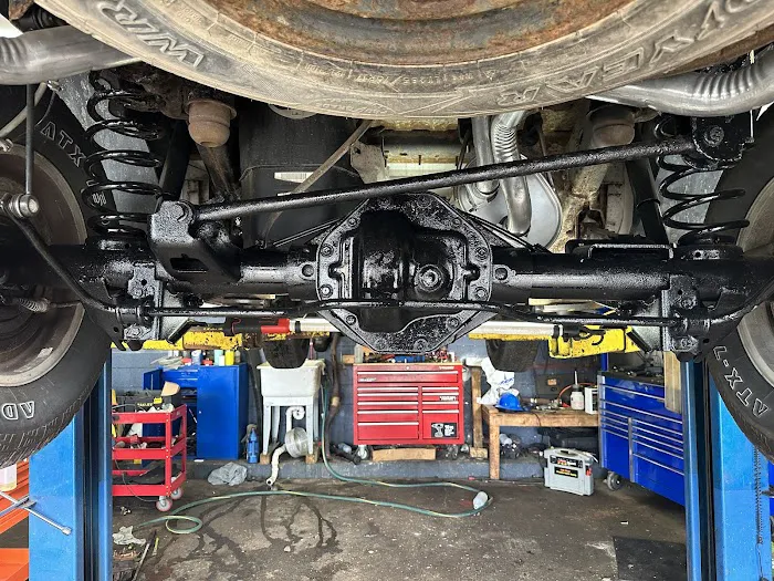 OYOLA AUTO SERVICE 7