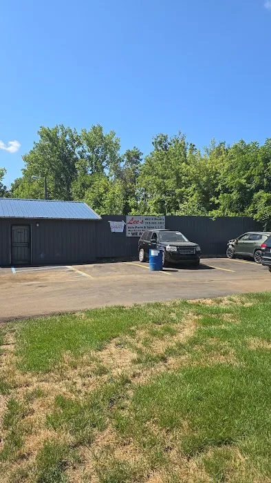 Lee's Auto Parts 0
