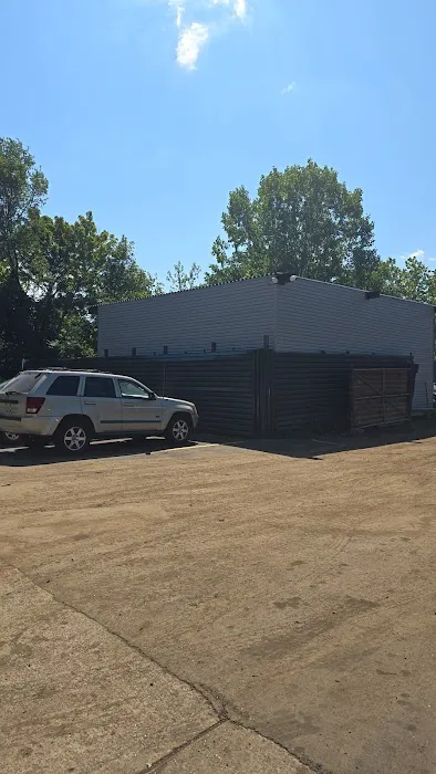 Lee's Auto Parts 2