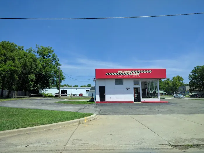 Victory Lane Quick Oil Change (Monroe, N. Monroe St) 5