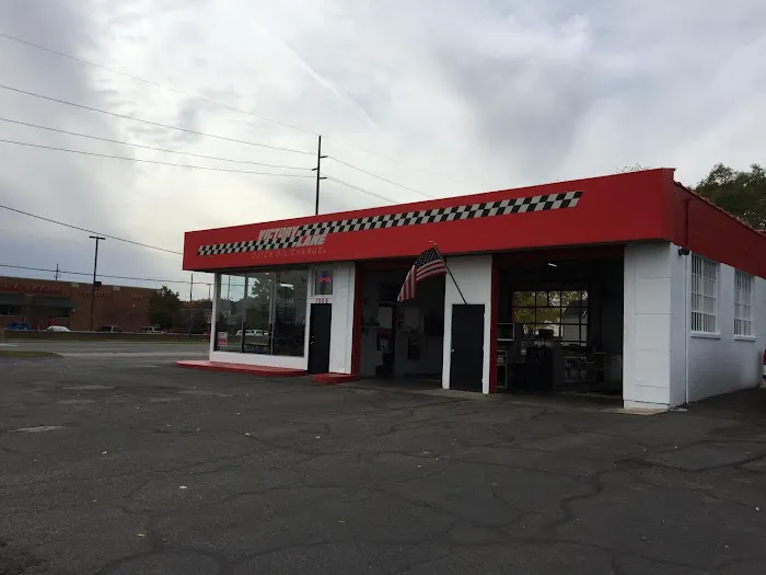 Victory Lane Quick Oil Change (Monroe, N. Monroe St) 2