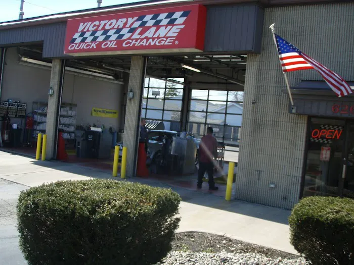 Victory Lane Quick Oil Change (Monroe, S. Telegraph Road) 0